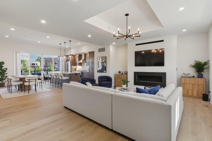 668 Maple Street, thumbnail 3