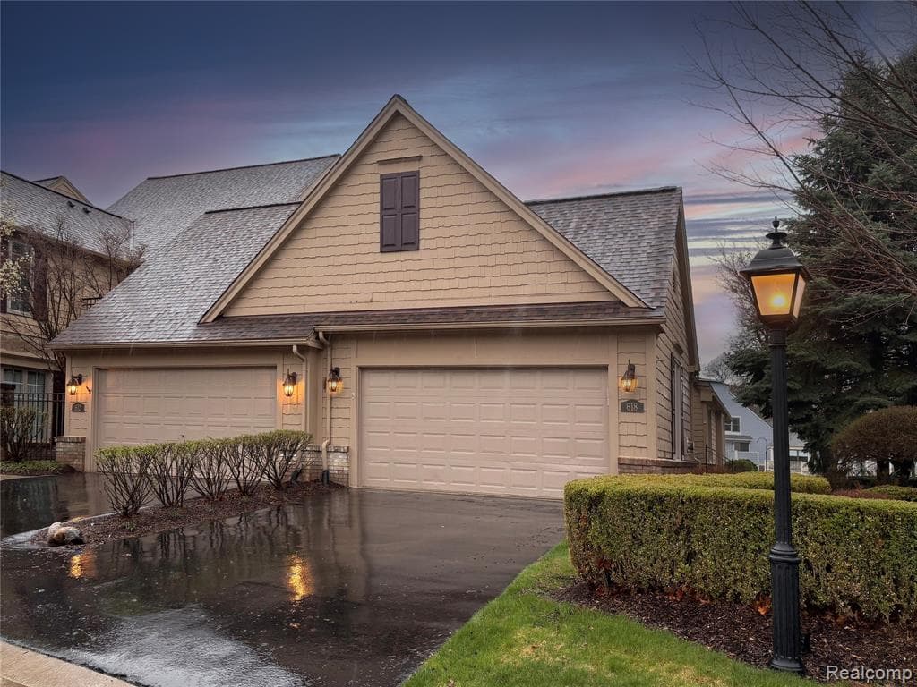 618 Deauville Lane, photo 1